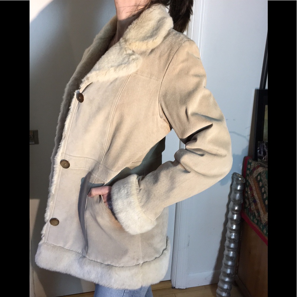 🚫SOLD🚫 VGT 1970s 100% Leather Suede Fur Coat - Picture 2 of 8